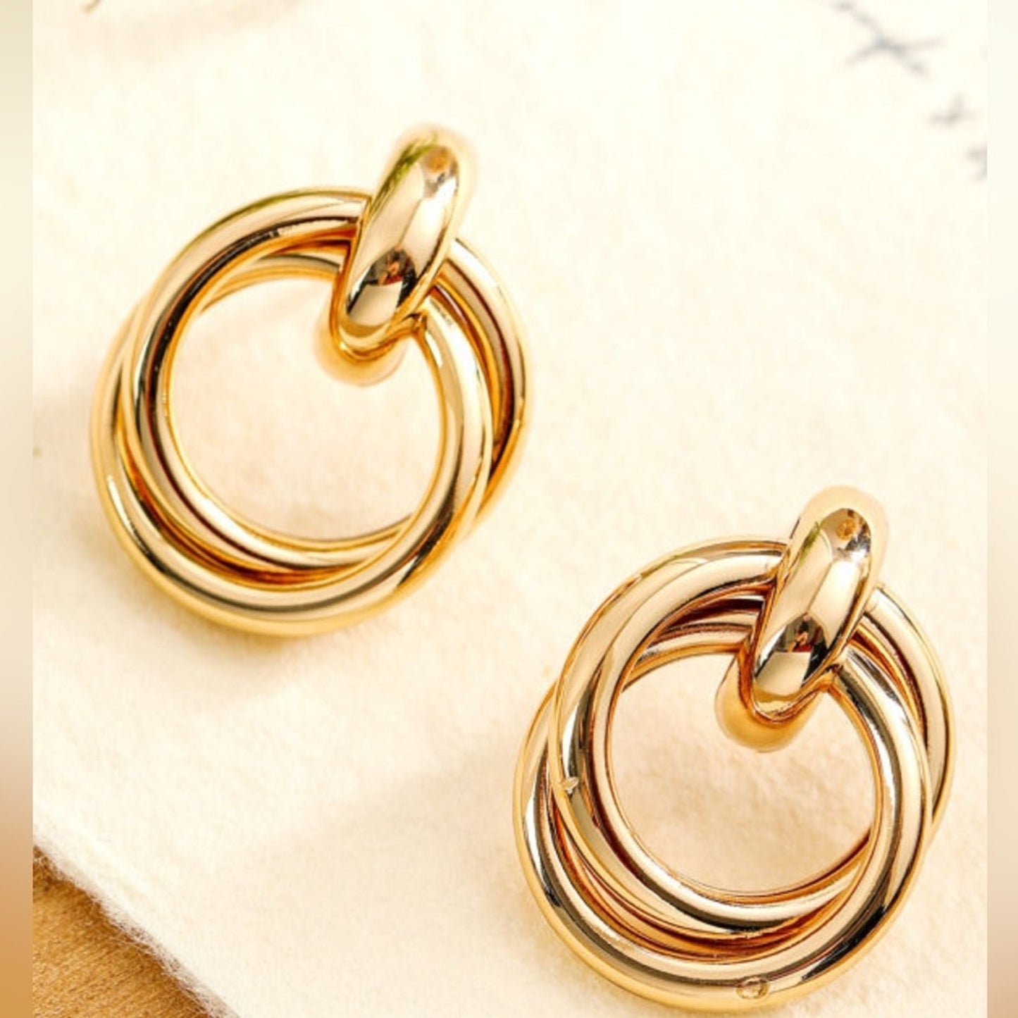 Gold circle earrings